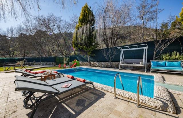 La piscine naturelle : baignade écologique sans chlore ni produit chimique La piscine naturelle : baignade écologique sans chlore ni produit chimique